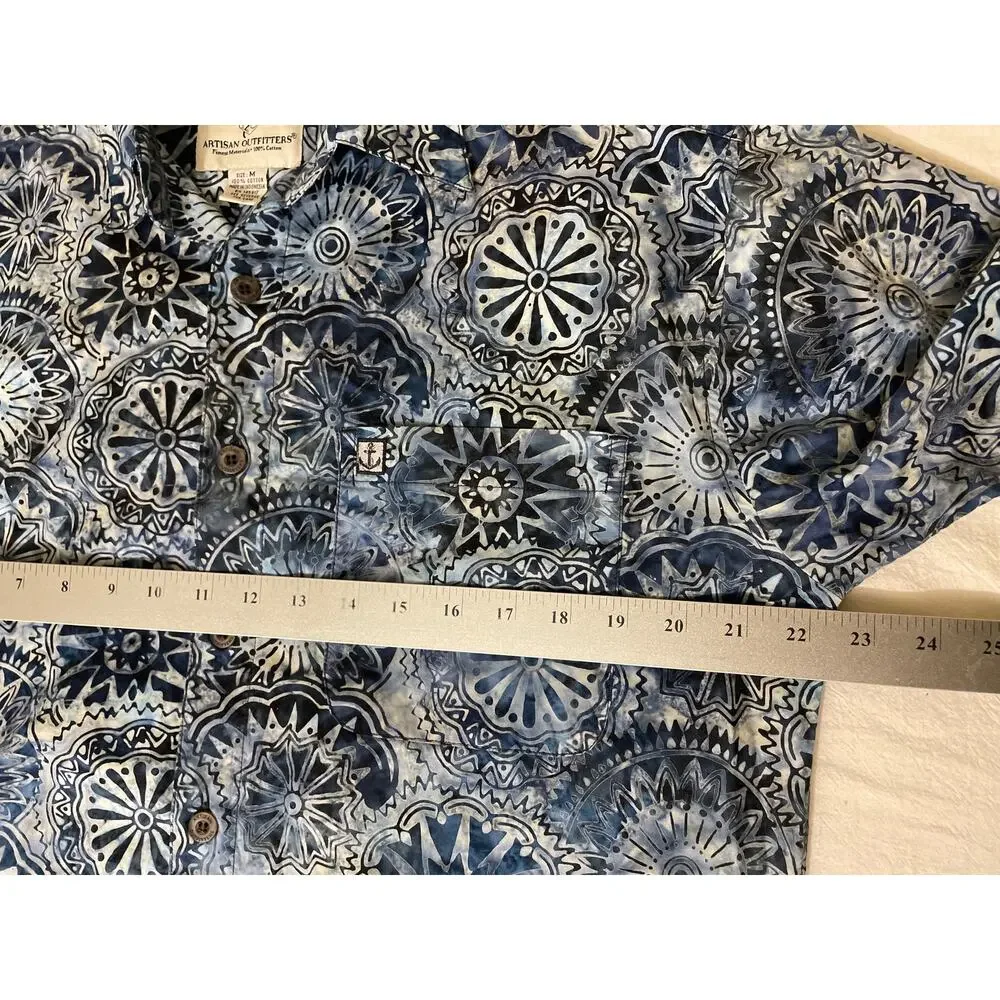 Artisans‎ Outfitters Mens Size Medium Button Down Shirt 100% Cotton Blue Print